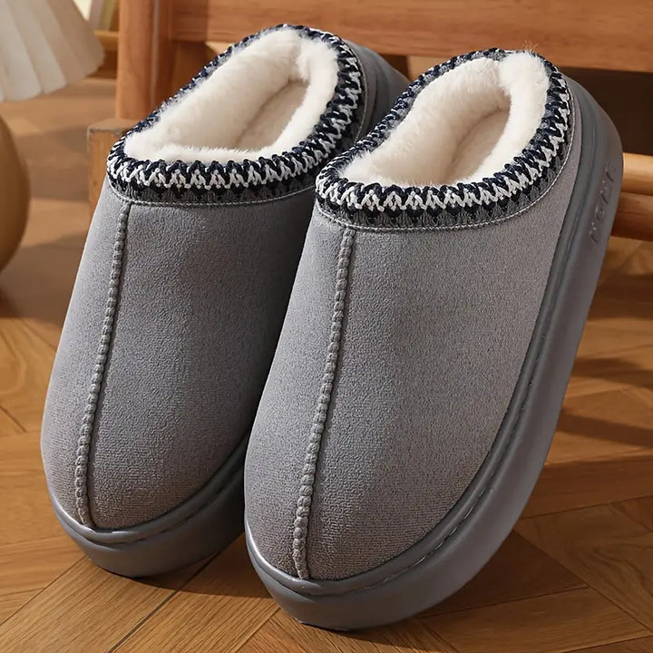 Geruite Gezellige Slippers – Zachte Fleece Voering, Antislip EVA Zool, Voor Binnencomfort – Verkrijgbaar in Zwart & Bruin