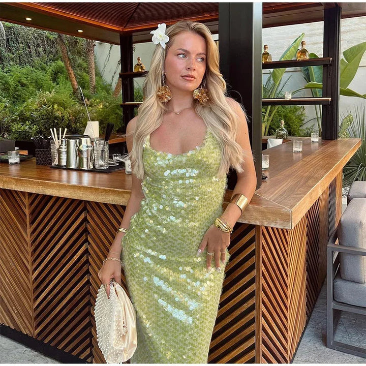 Luxe Paillettenjurk met Open Rug en Spaghettibandjes