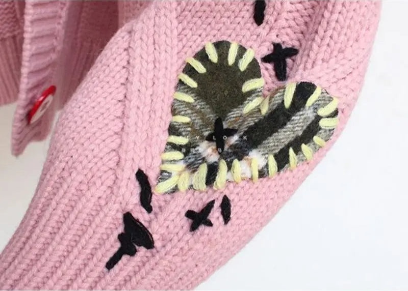 CozyKnit – Gebreide V-hals Damesvest met Borduursel