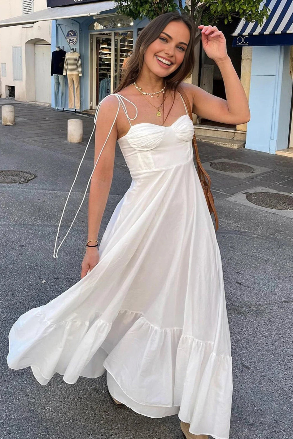 Lange halterjurk met kanten afwerking Dames - ideaal voor de lente en zomer!