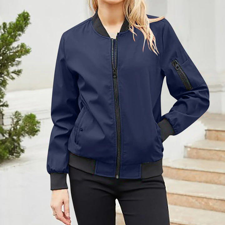 Dames Windjack met Capuchon en Streetwear Look