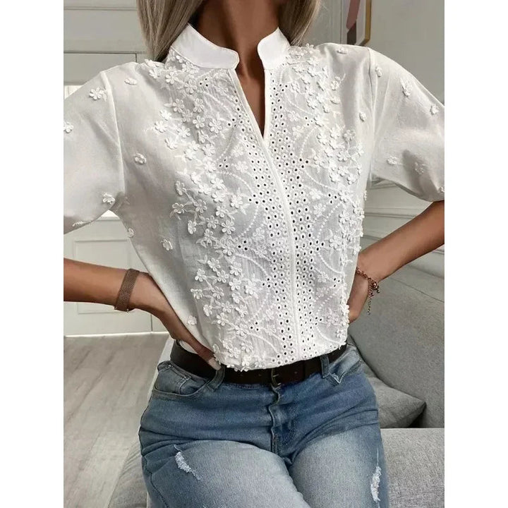 Amelune – Zomerse Witte Blouse met Borduurwerk en V-Hals