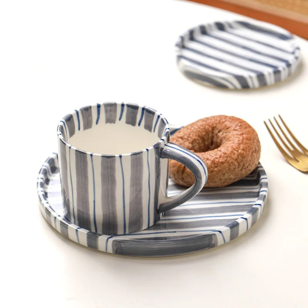 RetroChic Keramische Koffieset | Handbeschilderde Kop en Schotel voor Verfijnde Drinkmomenten