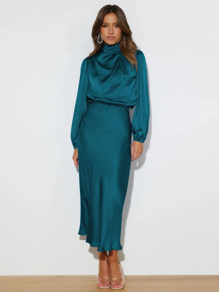 Lange satijnen jurk voor avond of diner