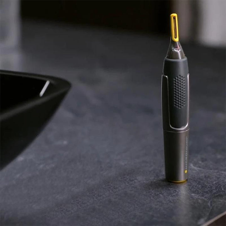 Professionele Ultradunne Precisietrimmer | Roestvrijstalen Titanium Mesjes | Geïntegreerd LED-licht | Micro-oscillatietechnologie | Voor Neus, Oren en Contouren