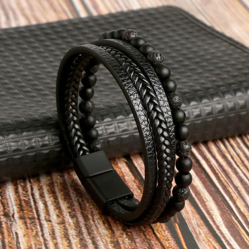 Herenarmband van gelaagd leer en stenen kralen