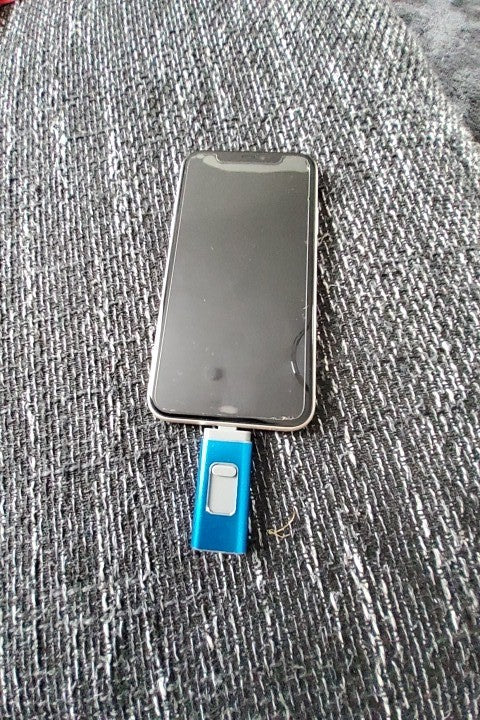4 in 1 Flashdrive, nooit meer een lege mobiel met onze handige flashdrive, past op elk apparaat!