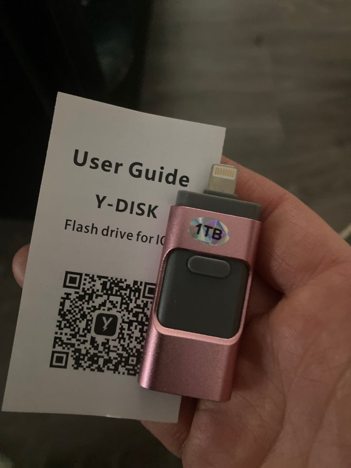 4 in 1 Flashdrive, nooit meer een lege mobiel met onze handige flashdrive, past op elk apparaat!