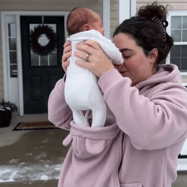 Zachte fleece-hoodie voor babydragen met voorzak