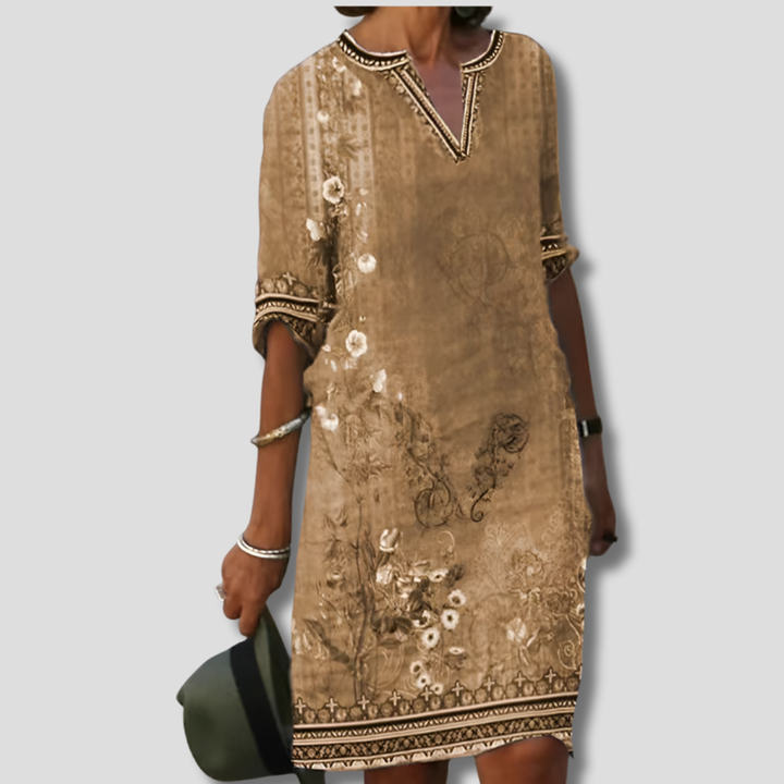 Moeiteloze en comfortabele boho-jurk met bloemenruffles