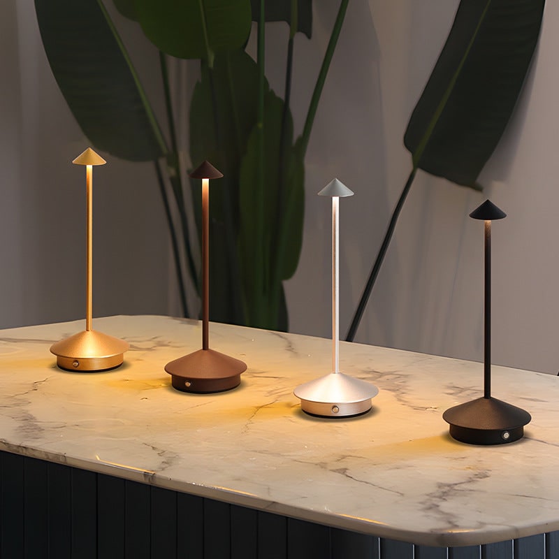 Snoerloze tafellamp met oplaadbare batterij, draagbare LED-verlichting met conische kap