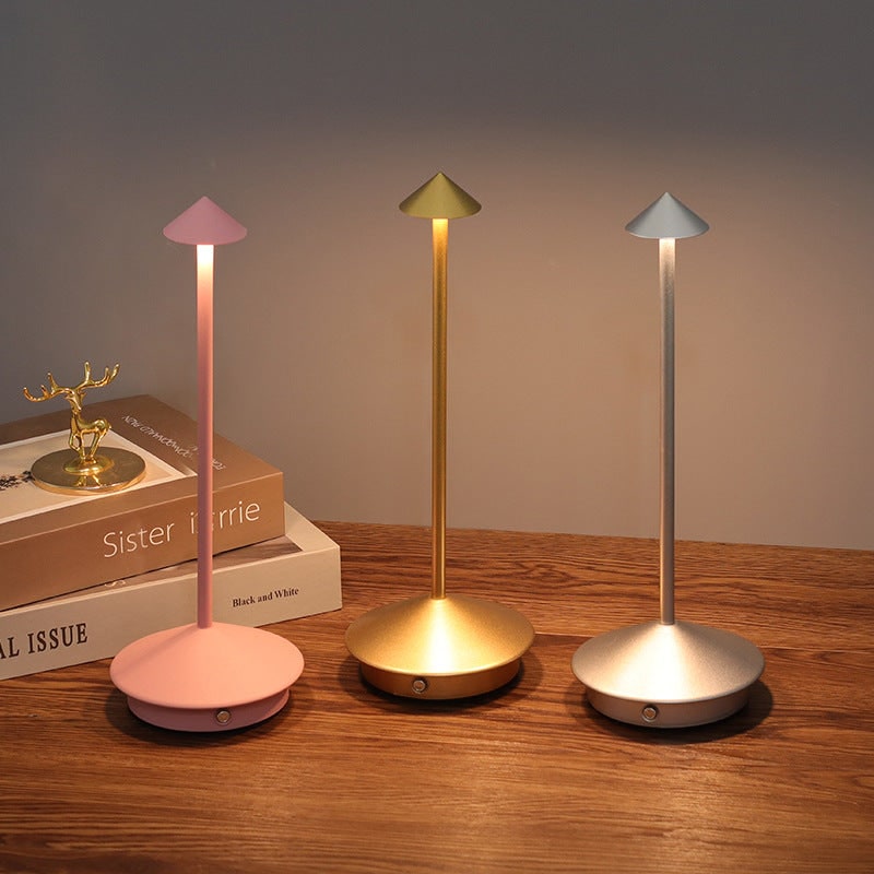 Snoerloze tafellamp met oplaadbare batterij, draagbare LED-verlichting met conische kap