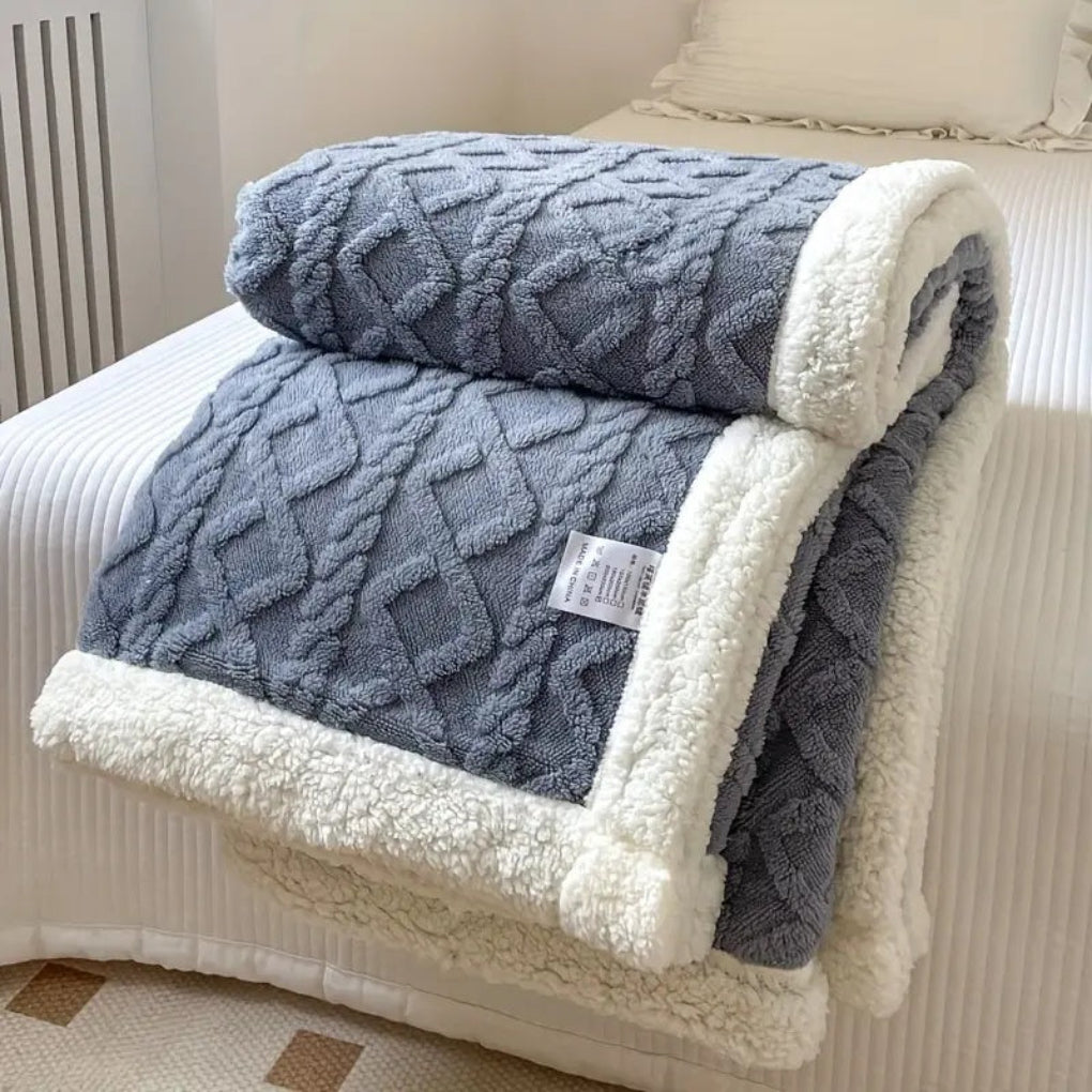 Diamond knit sherpa deken