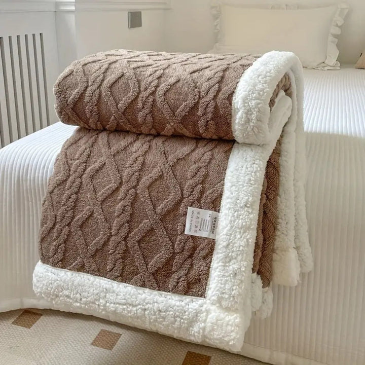 Diamond knit sherpa deken
