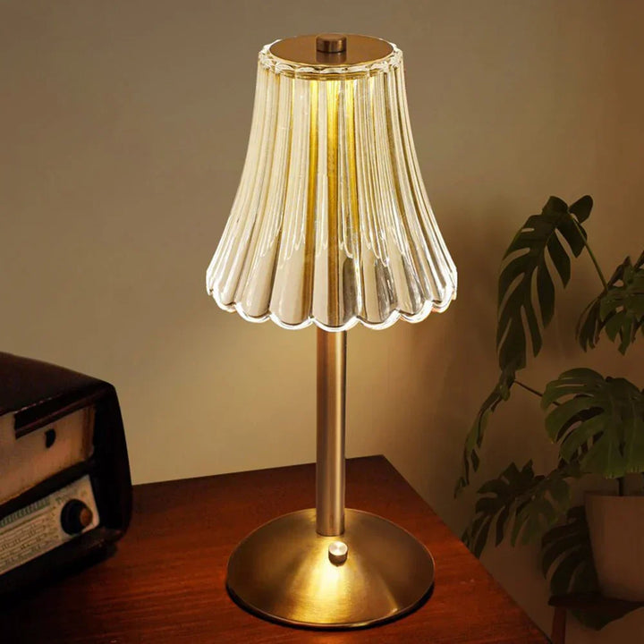 Elegante LED tafellamp met kristallen lampenkap en gouden afwerking – touchbediening