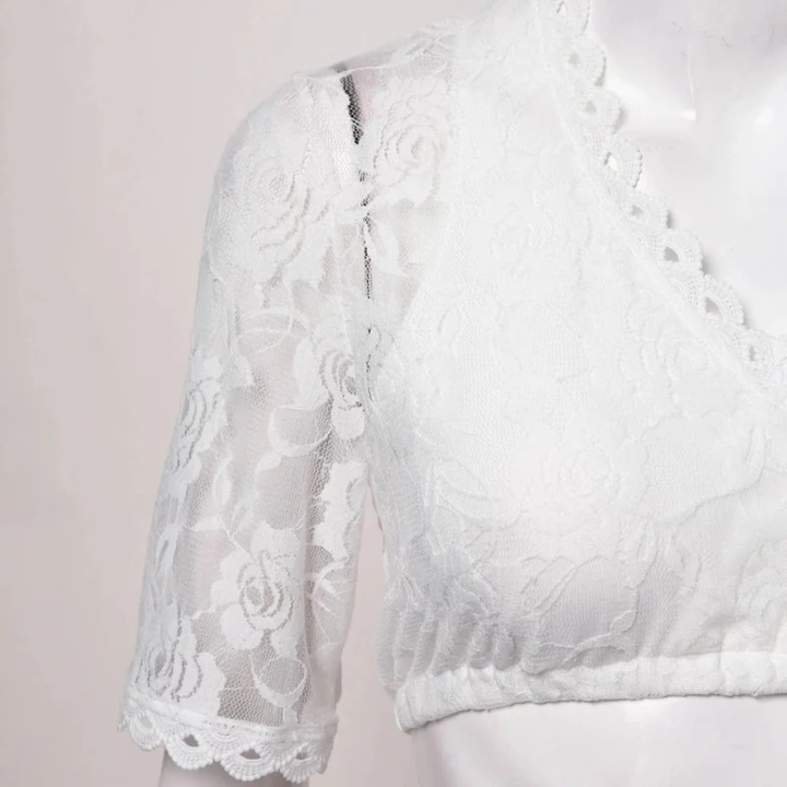 Witte dirndlblouse voor dames voor het Oktoberfest