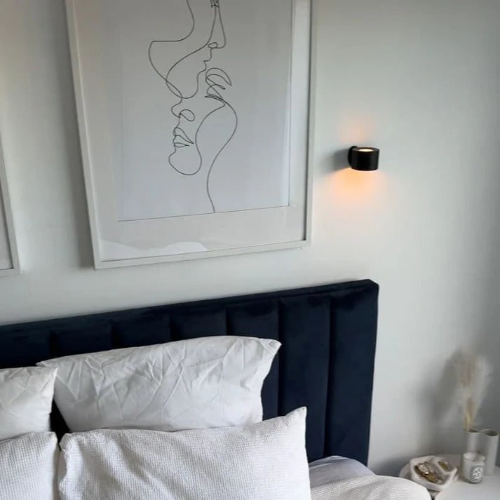 Oplaadbare wandlamp en wandlamp op batterijen met magnetische bevestiging en afstandsbediening