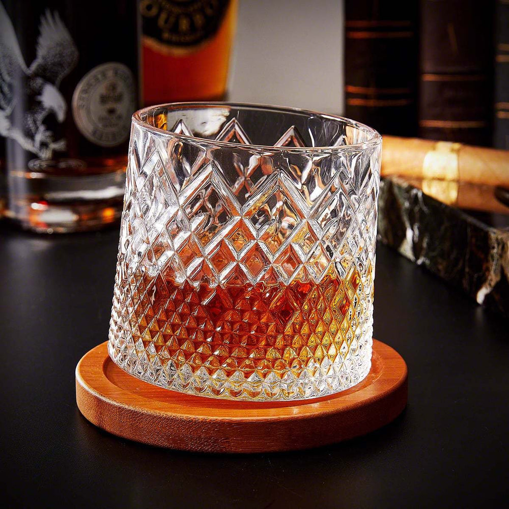 Draaiend whiskeyglas met diamantgeslepen textuur en houten onderzetter, 10 oz draaiende bourbontumbler