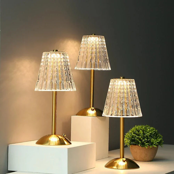 Elegante LED tafellamp met kristallen lampenkap en gouden afwerking – touchbediening