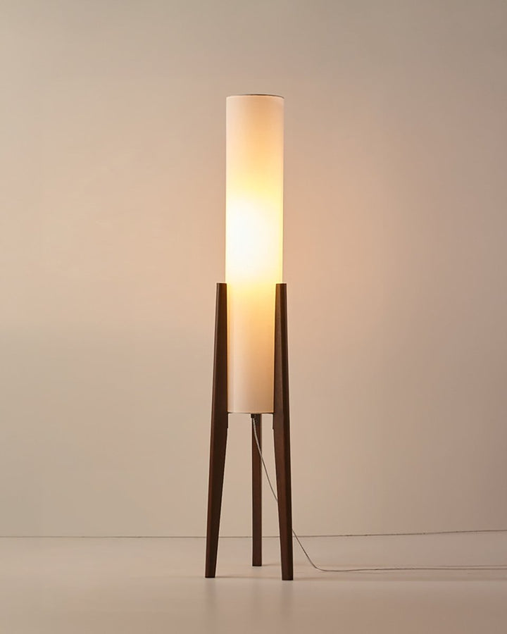 Vloerlamp van Notenhout - Lichte Kunst voor Elk Interieur