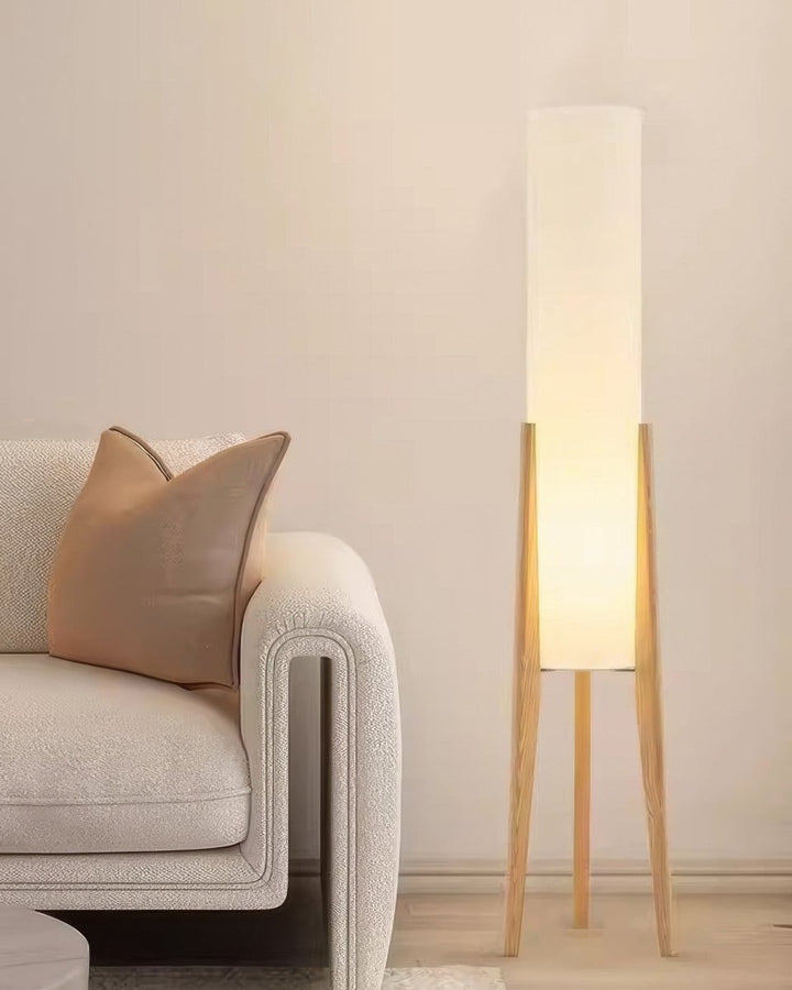 Vloerlamp van Notenhout - Lichte Kunst voor Elk Interieur