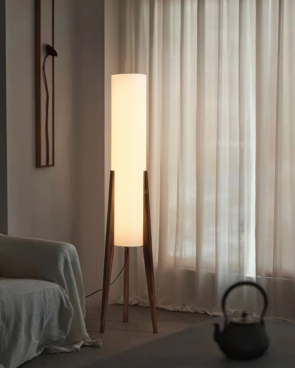 Vloerlamp van Notenhout - Lichte Kunst voor Elk Interieur