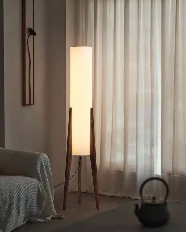 Vloerlamp van Notenhout - Lichte Kunst voor Elk Interieur